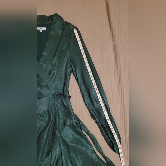 Fate Gorgeous Green Satin Long Sleeve Self Tie Waist Wrap Dress Size Medium - Picture 8 of 12